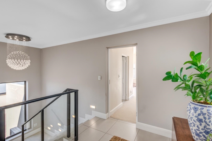 5 Bedroom Property for Sale in Kingswood Golf Estate Western Cape